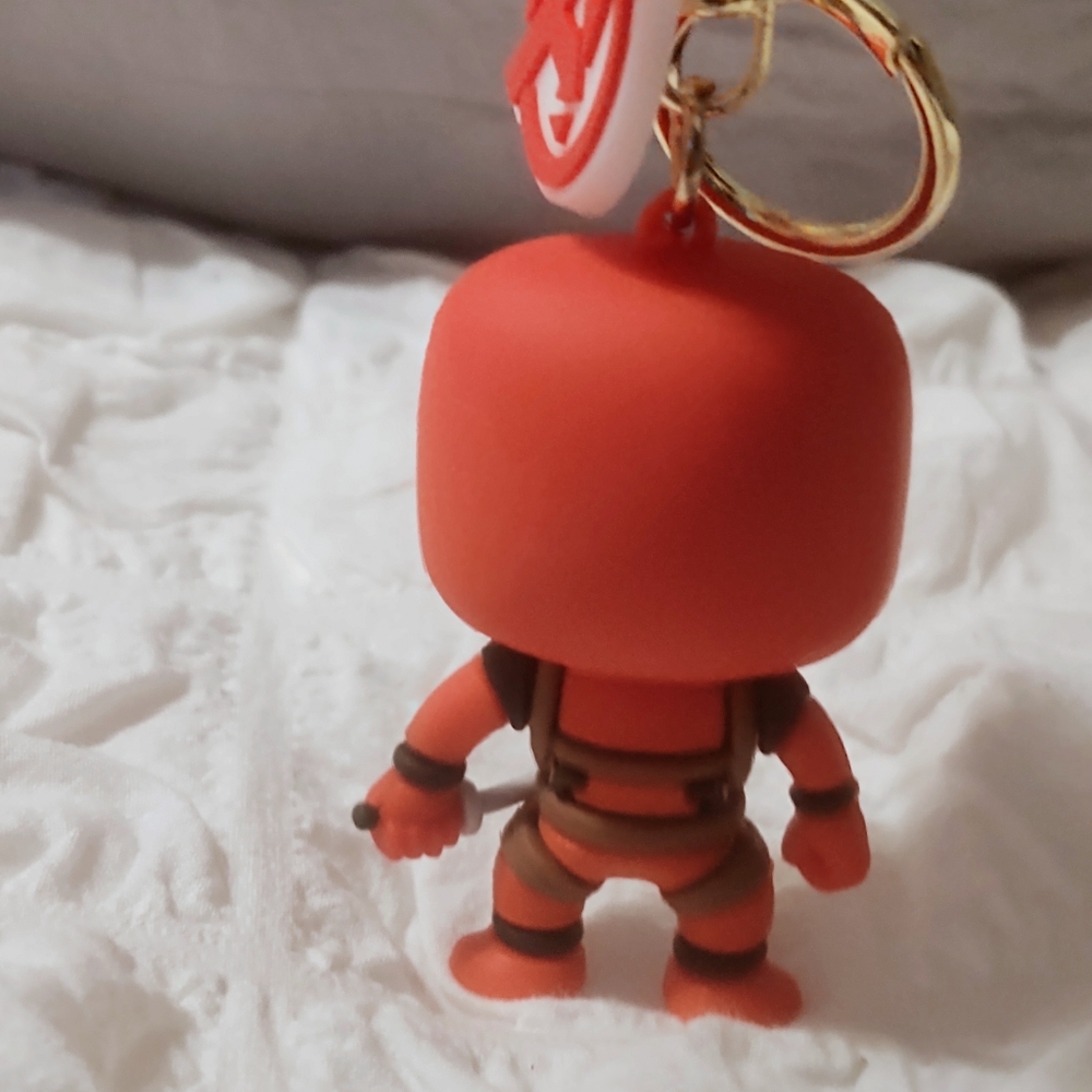 Deadpool Keychain - Picture 3 of 7